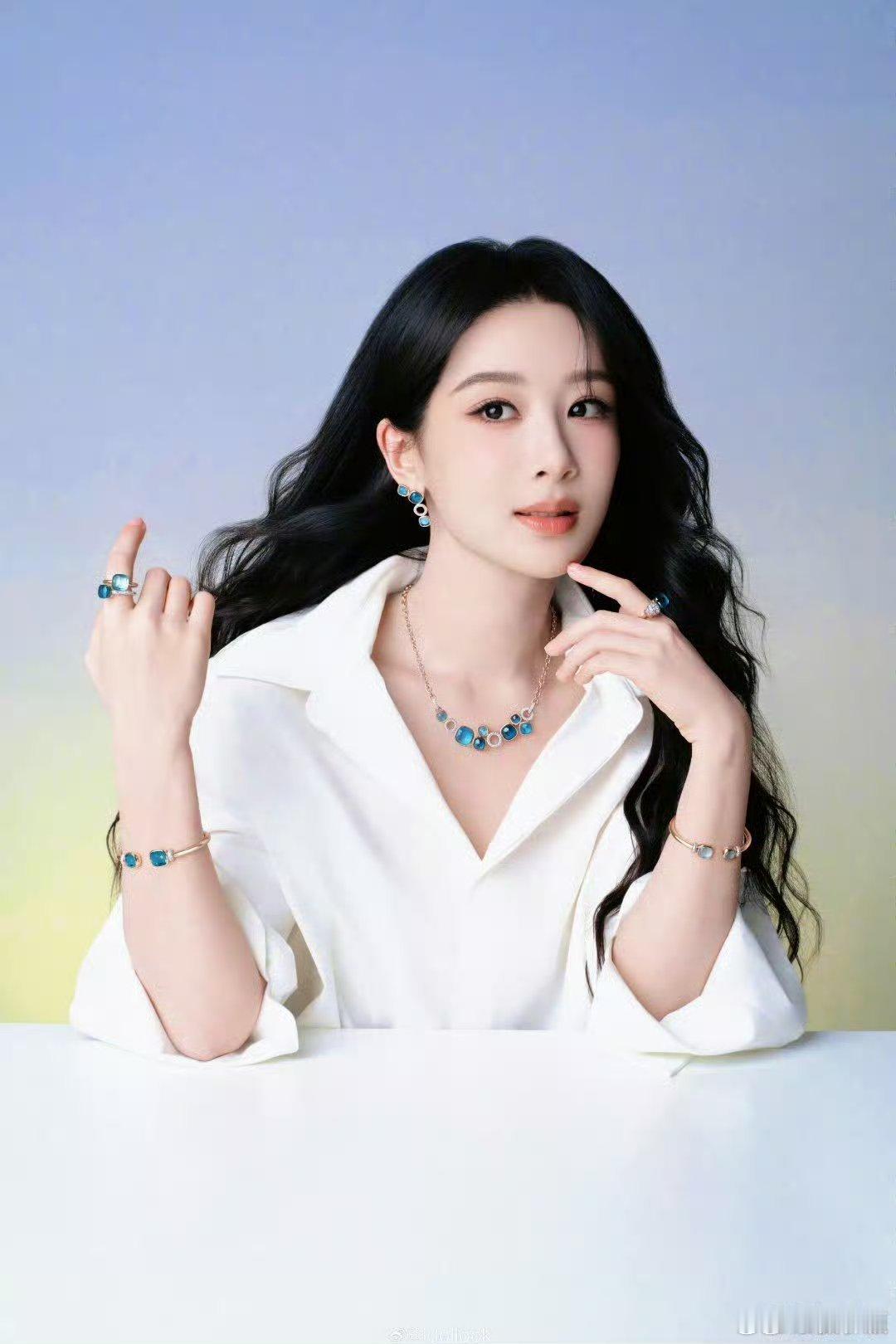 杨紫董竹君 yz杨紫玉兰花开君再来 路要靠自己去走，才能越走越宽。与其总是忧虑未