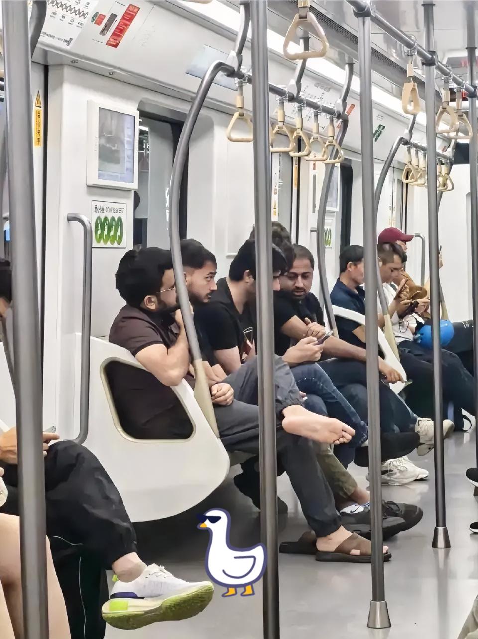 印度移民可踩大坑了！
想靠留学工签永居的套路，现在这招早就被别人用歪招走懒了！