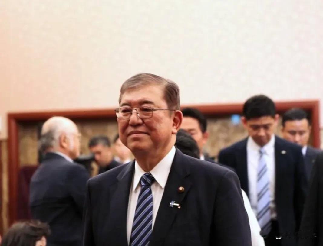 日本对伊朗导弹袭击以色列一事正式表态了。
日本首相石破茂今天表示，绝不允许伊朗所