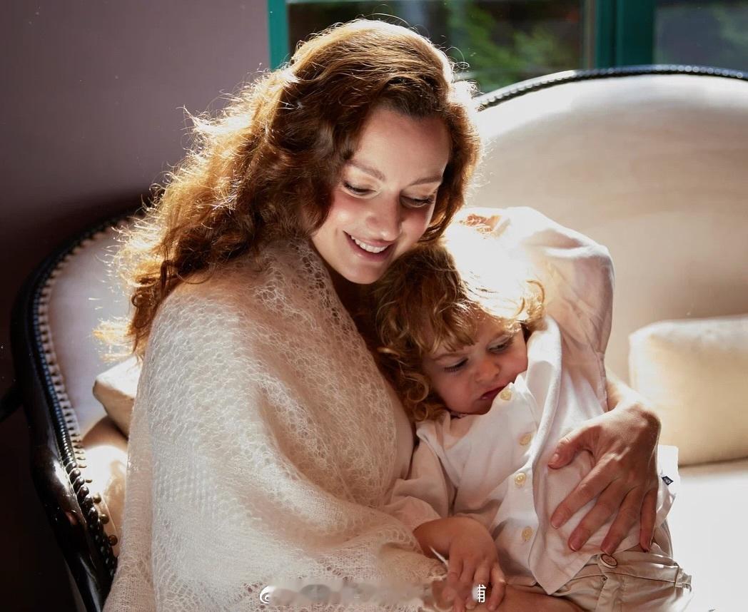 王室王室俄罗斯王室 丽贝卡和鸭梨