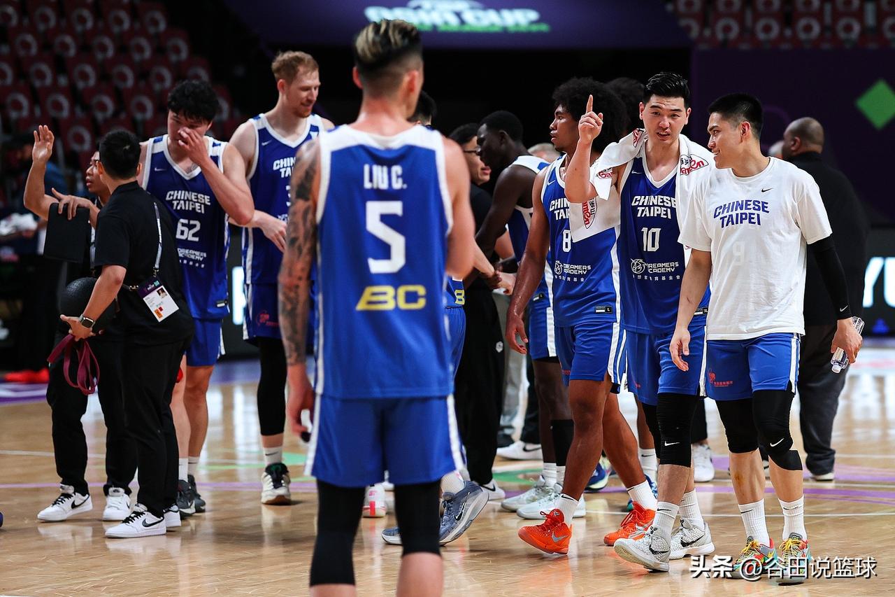 今天下午，中国男篮在世预赛第二窗口期次战客场挑战中国台北男篮，上半场中国男篮在攻