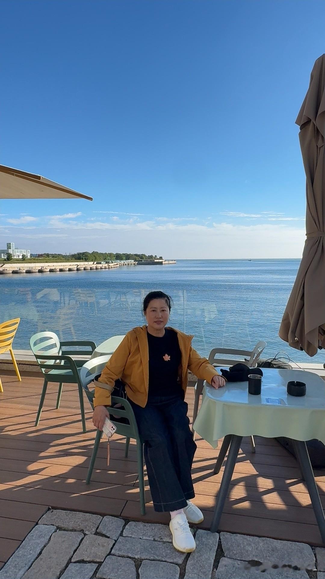 我就是东北人，我喜欢大连。

我出生在辽宁省抚顺市。
我不是大连原住民。
我是在