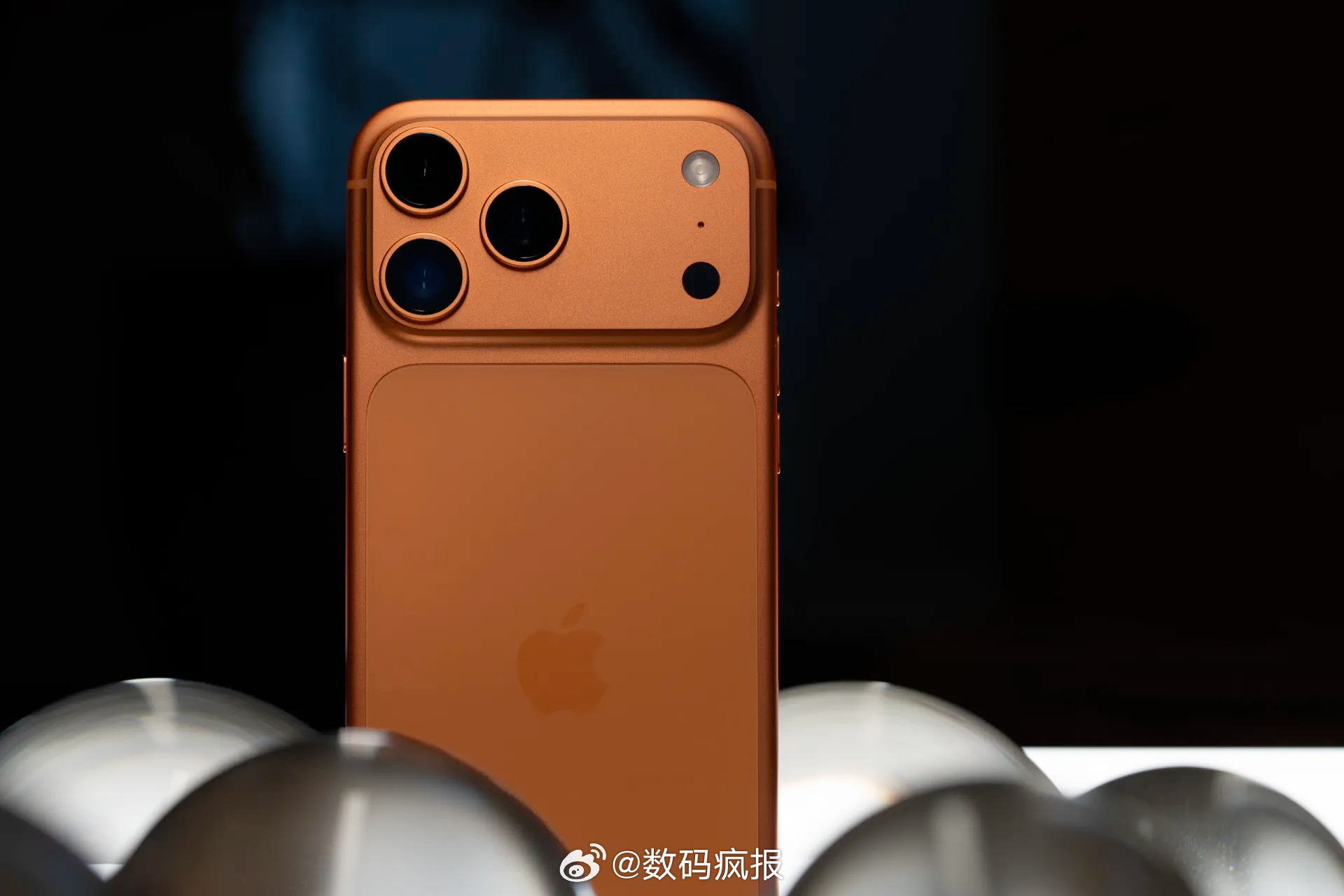 我能说句难听的话吗？打算买手机却还没买iPhone 17系列的，99%是钱不够[