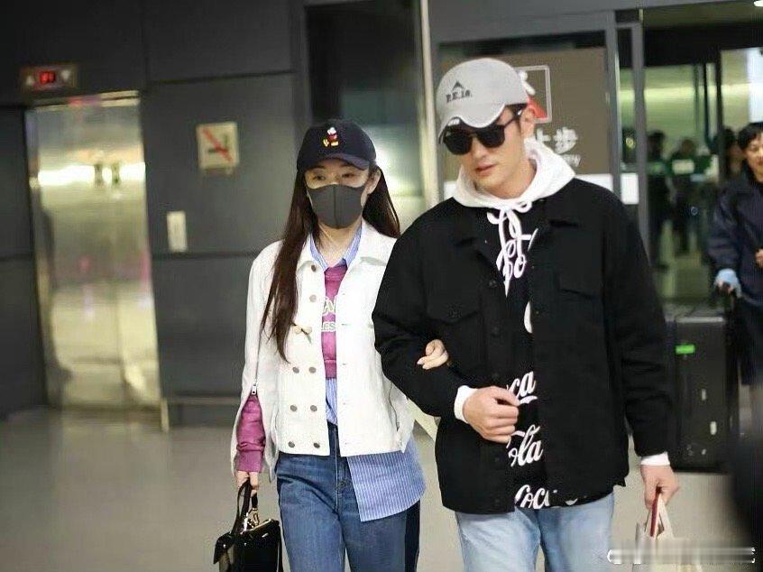 两人感情如此真好，而且感觉杜江哥霍思燕两个人养孩子也是养的蛮不错的，在节目中也能