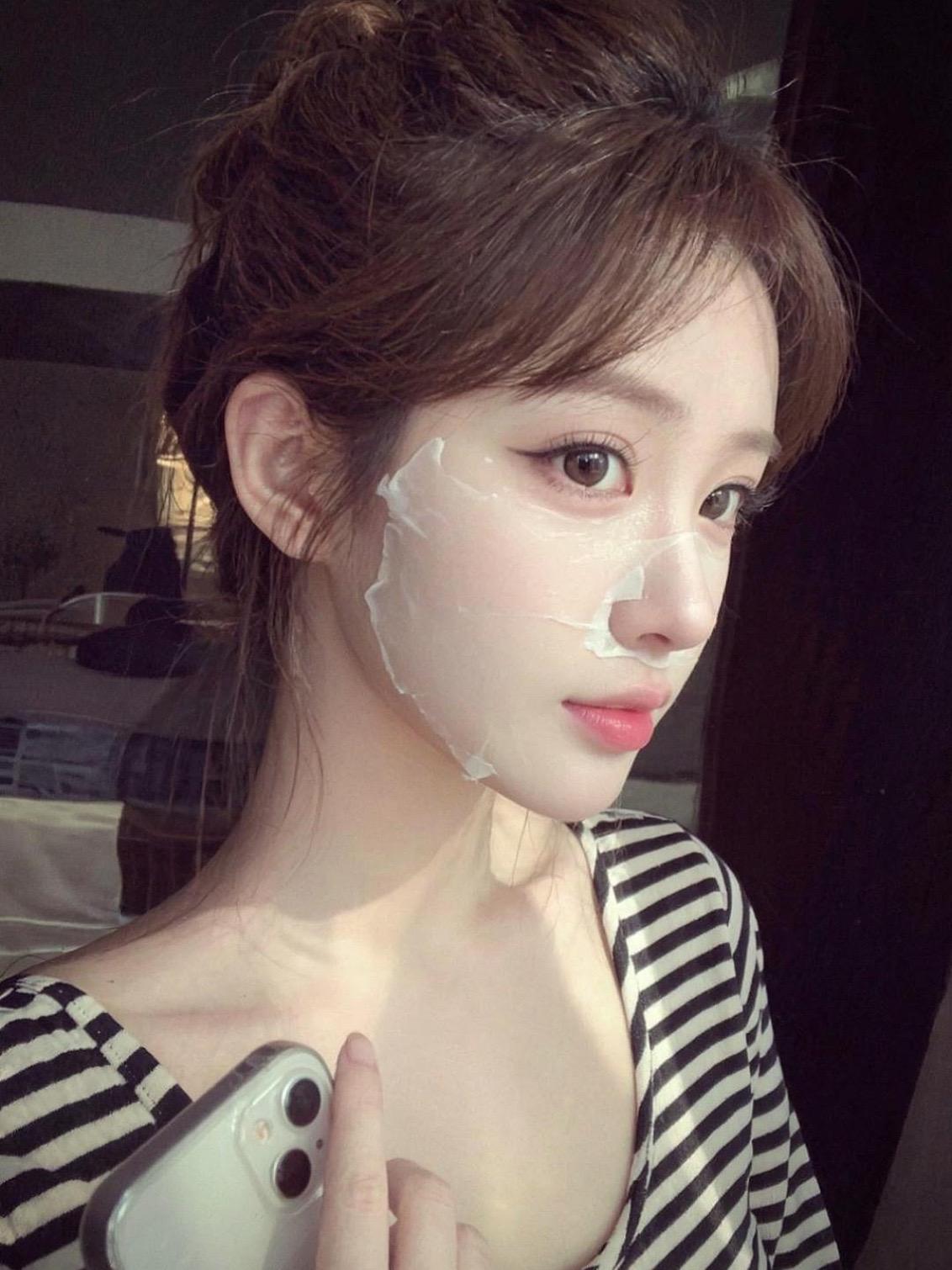或早或晚 人总要为自己的天真买单 不伤及血肉是长不出脑子的