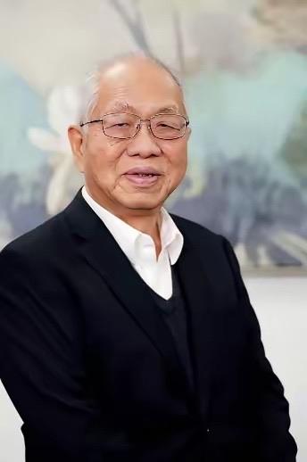 “遮羞布终于被撕开了！”美籍华裔数学家丘成桐曾直言：中国的数学水平落后美国足足8