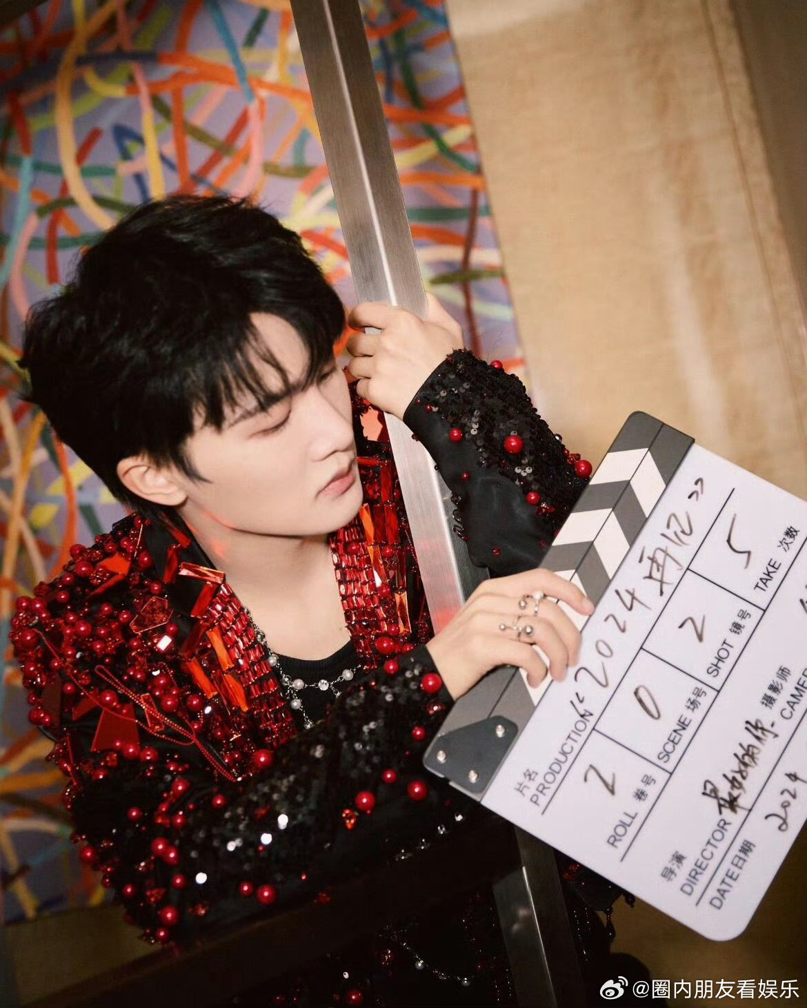 周深上午发歌晚上上桌 周深这效率内娱独一份！《求真》上午发歌，晚上就现场“上桌”