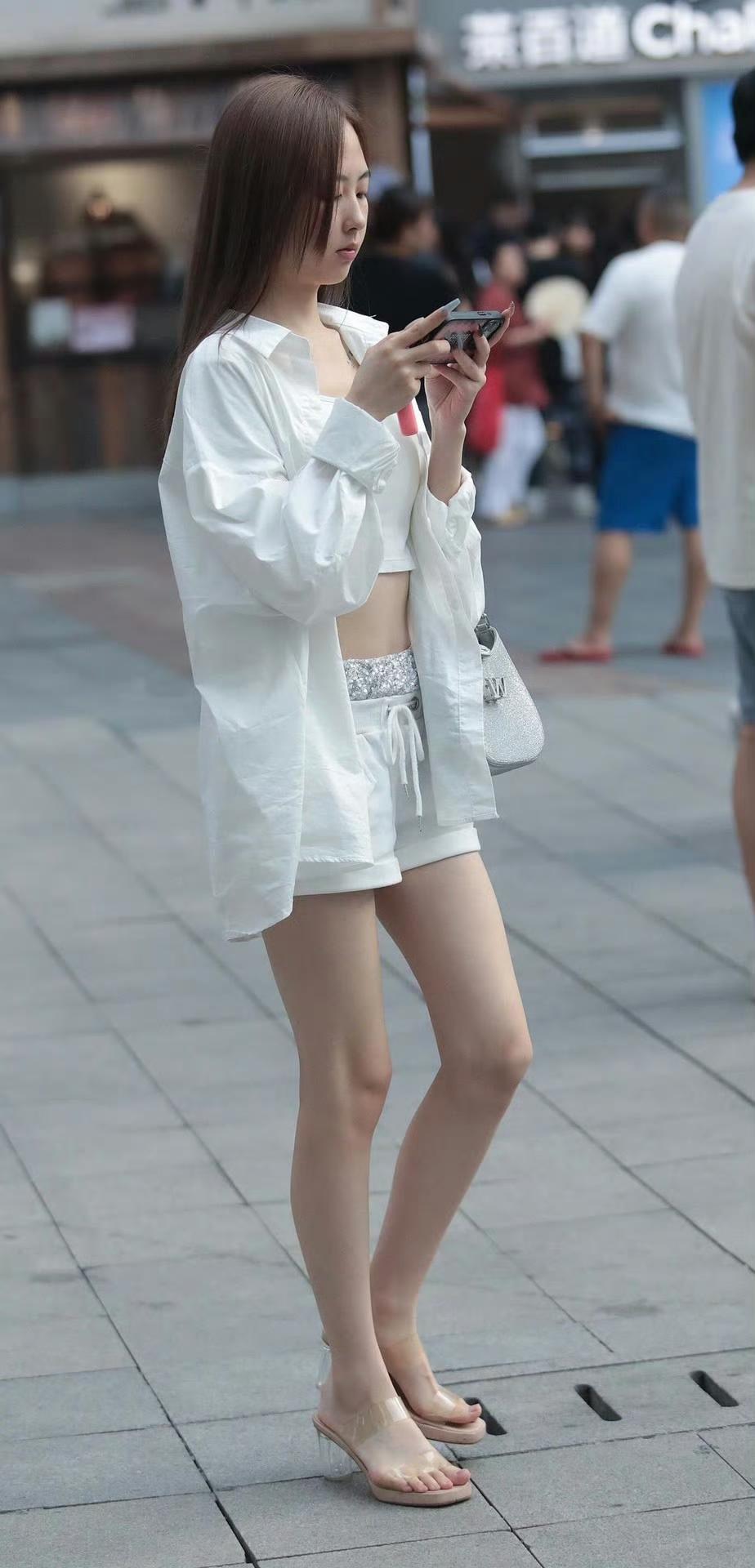 游戏“人生”的女孩