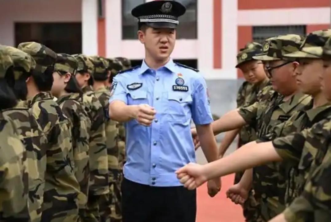 请问：公安部直属院校的教官是在编人员吗？

答案：通常是

公安部直属院校教官的