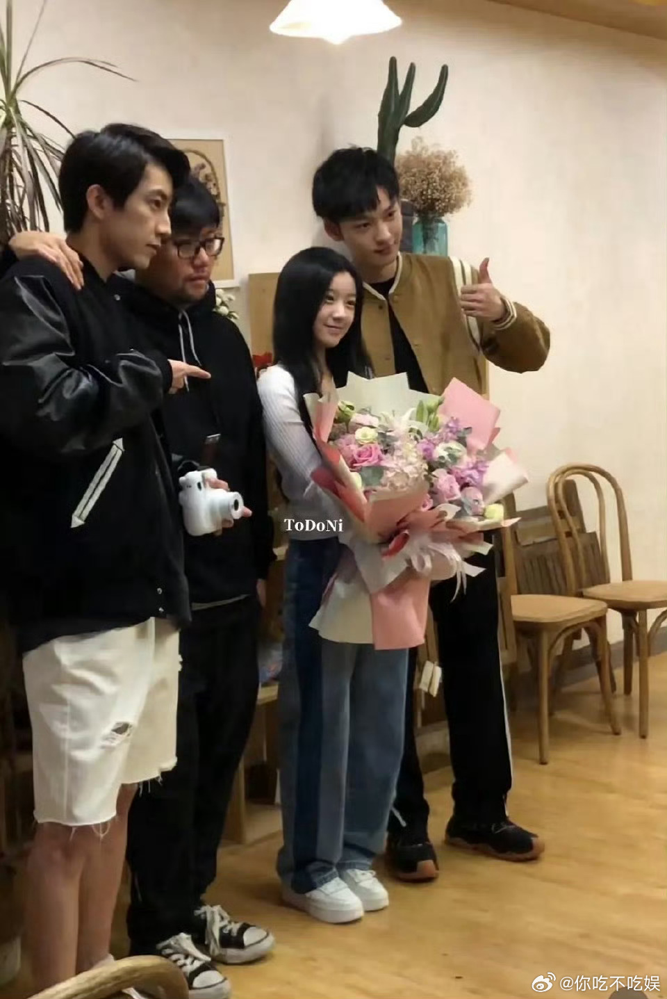 包上恩的身高到底是多少有点像小学生了 