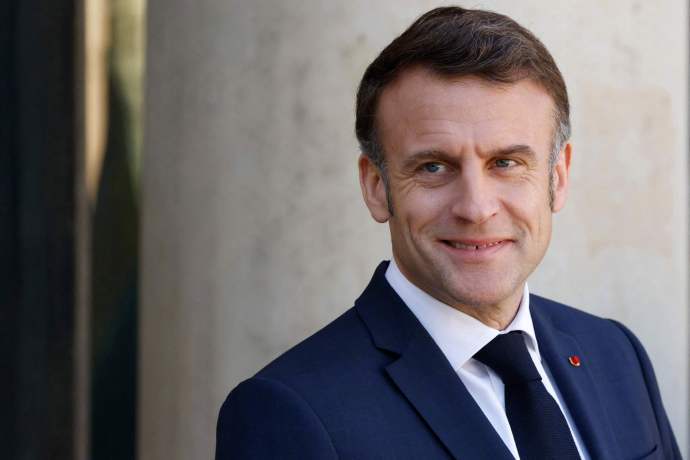 马克龙呼吁欧洲与普京重新接触综合法新社、美国彭博社等外媒报道，法国总统马克龙当地