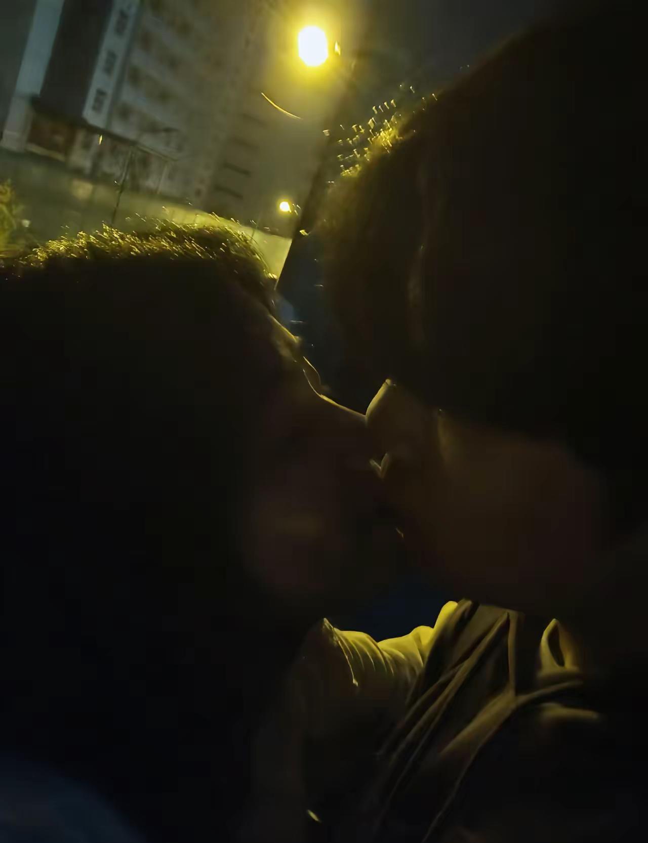 简单恋爱，恋爱就应该谈纯爱。恋爱就应该是简简单单，心中念着对方的好然后对对方好，