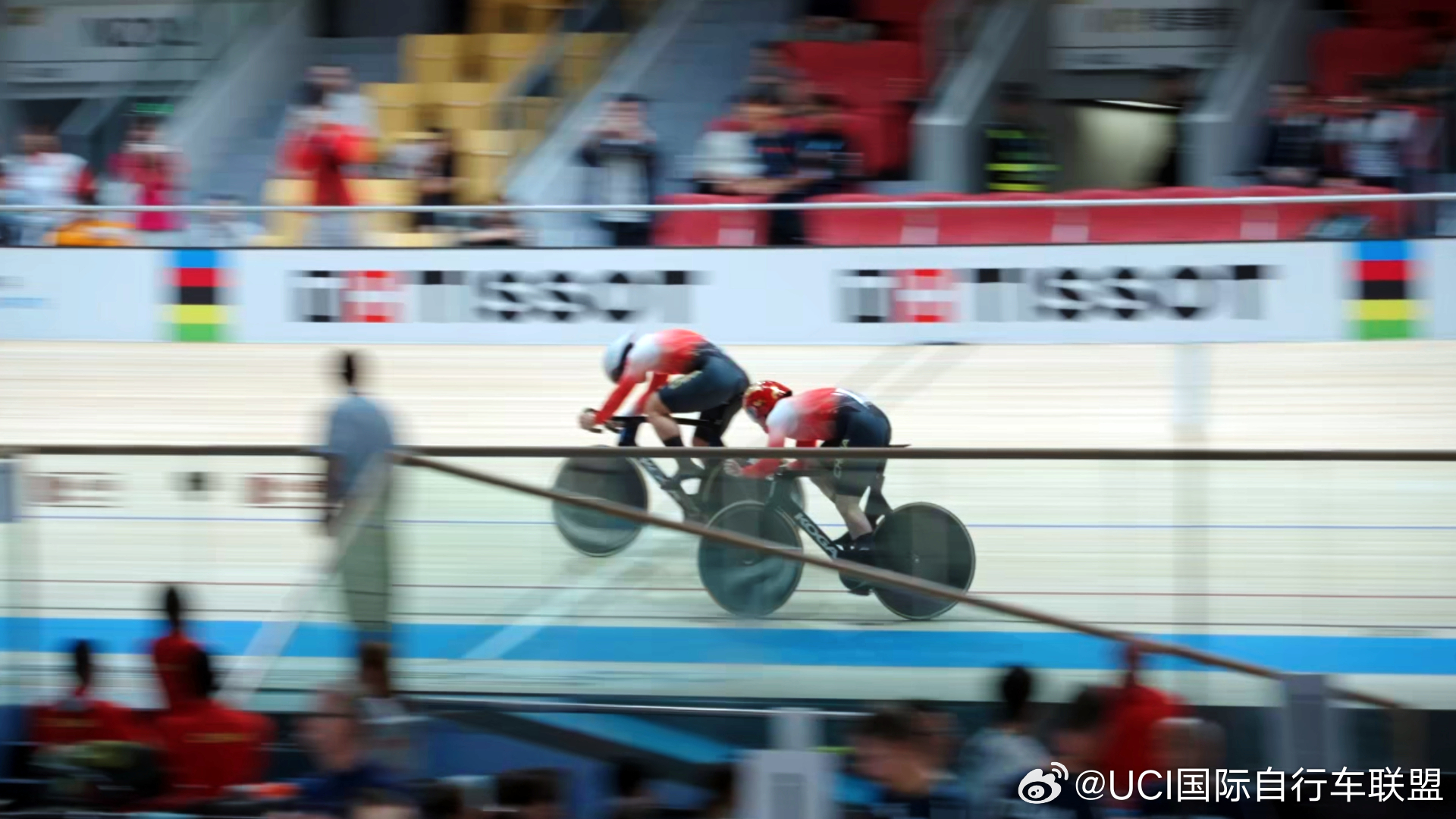 女子团体竞速首轮中国队45.646完赛，强势晋级决赛！场地自行车 ​​​