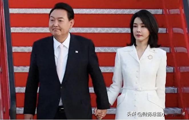 尹锡悦是个有钱人，个人财产达到了79.9115亿韩元。当地时间7月25日，韩国政