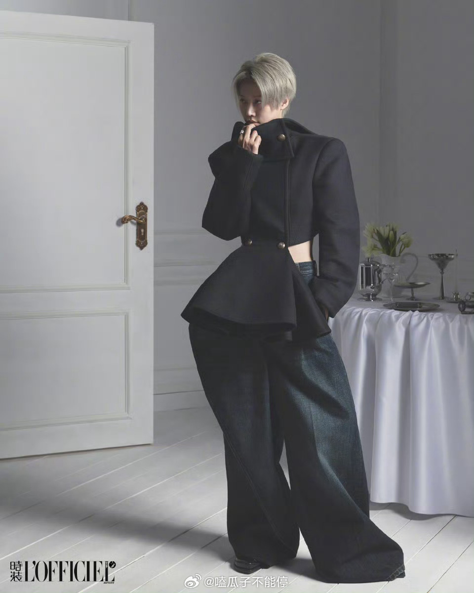 刘雨昕时装三月封面这几组造型完美的诠释了刘雨昕的可塑性有多强，每一套都很好看！ 