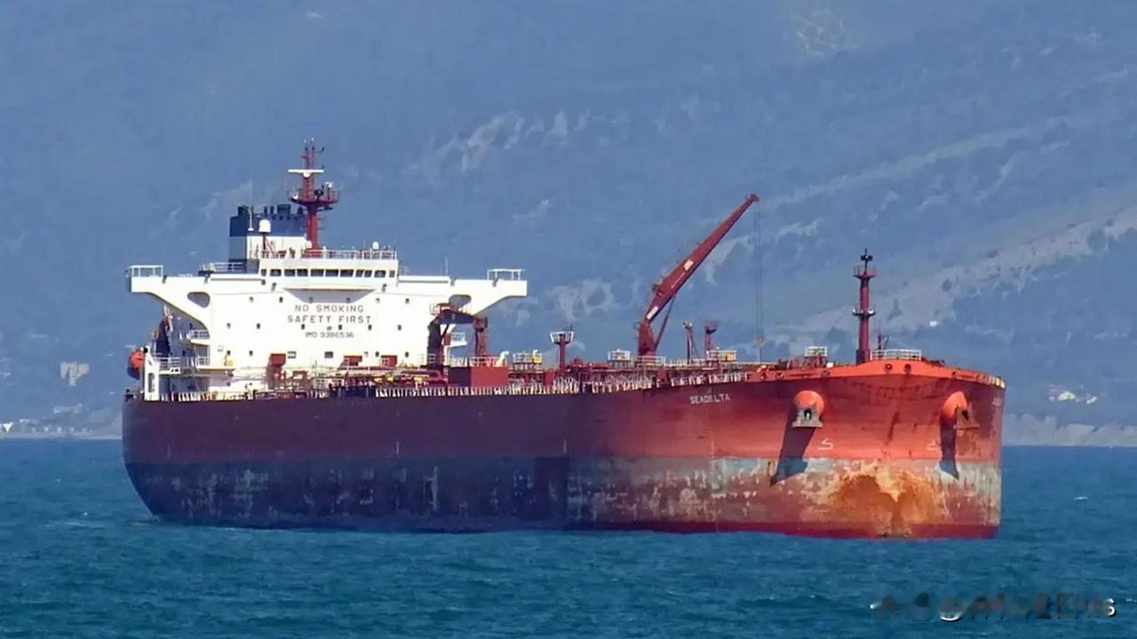 英国可能会利用被扣押的“影子舰队”油轮上的石油来支持乌克兰。

英国当局不仅准备