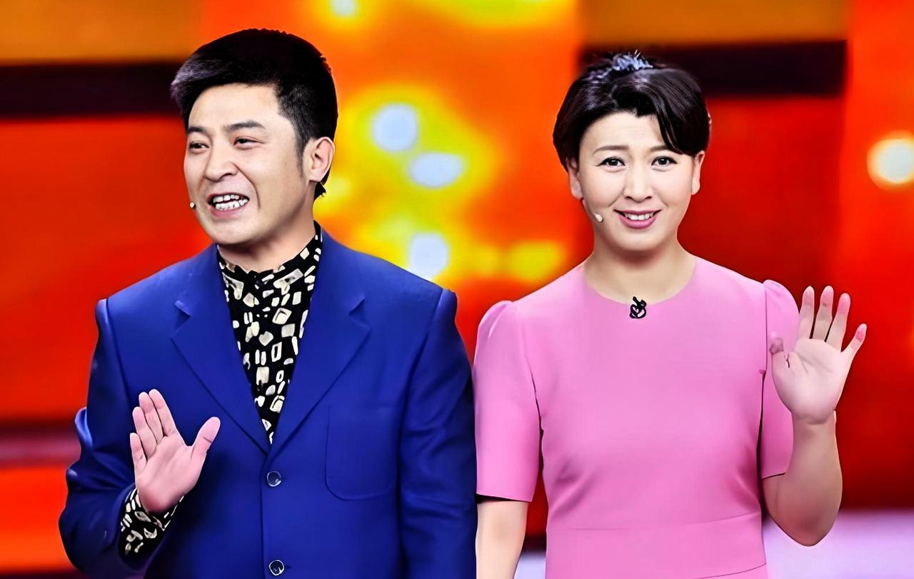 官媒点名，

闫学晶道歉，

这场明星“直播间哭穷”事件，最尴尬的就是孙涛了。