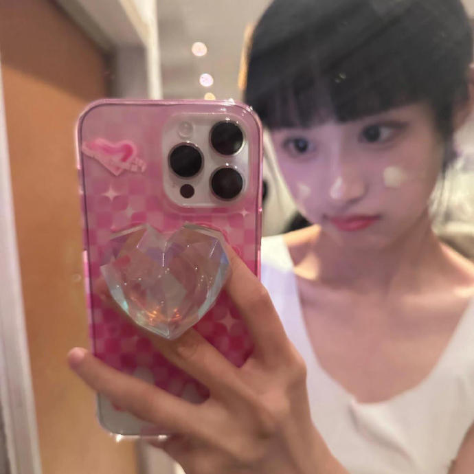 一期招桃花𝙒𝙚𝘾𝙝𝙖𝙩女生头像[送花花] [求关注][打call][
