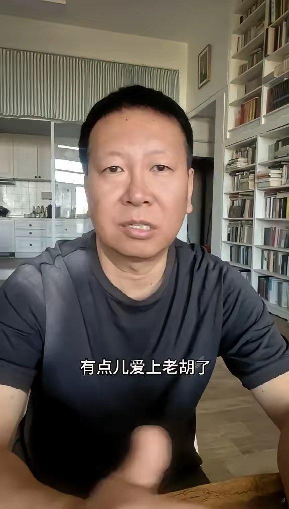 9月13日下午，《监狱来的妈妈》导演秦晓宇，再发视频，明确表示为胡锡进鸣不平，觉