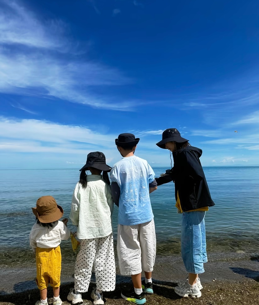 一大早给“老大”开家长会还没结束“老二”老班让11:30到校集合把我赶的直接起飞