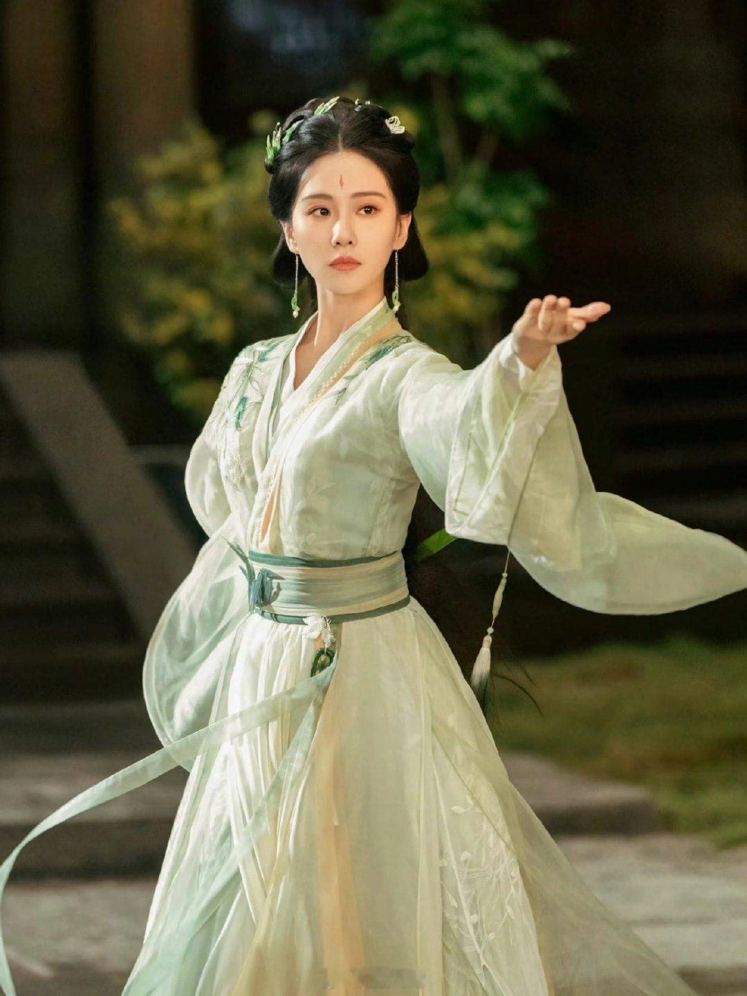 曝刘诗诗淮水竹亭被抢档期 王一栩现在只拍版权剧 啊这啊这，就是说没想到刘诗诗《淮