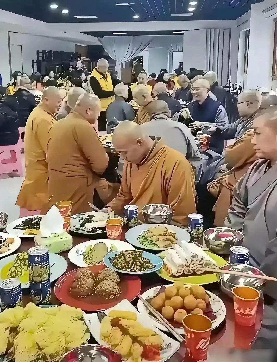 从平常的伙食看，和尚与道士的差距还是蛮大的。 