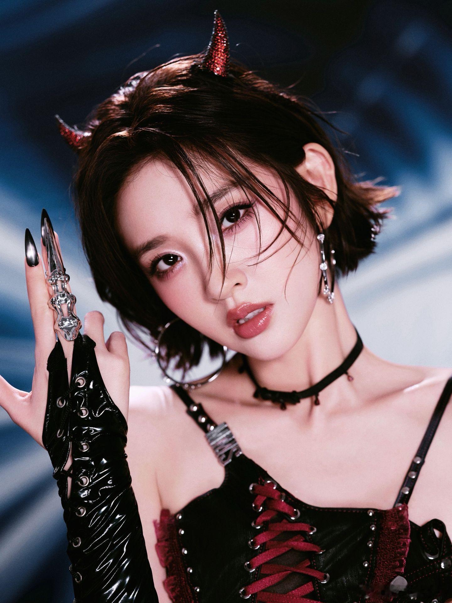 臣妾要告发熹贵妃私通 哎哎哎乘风2026唐艺昕演唱片段爆火，快嘴歌词魔性空耳撞名