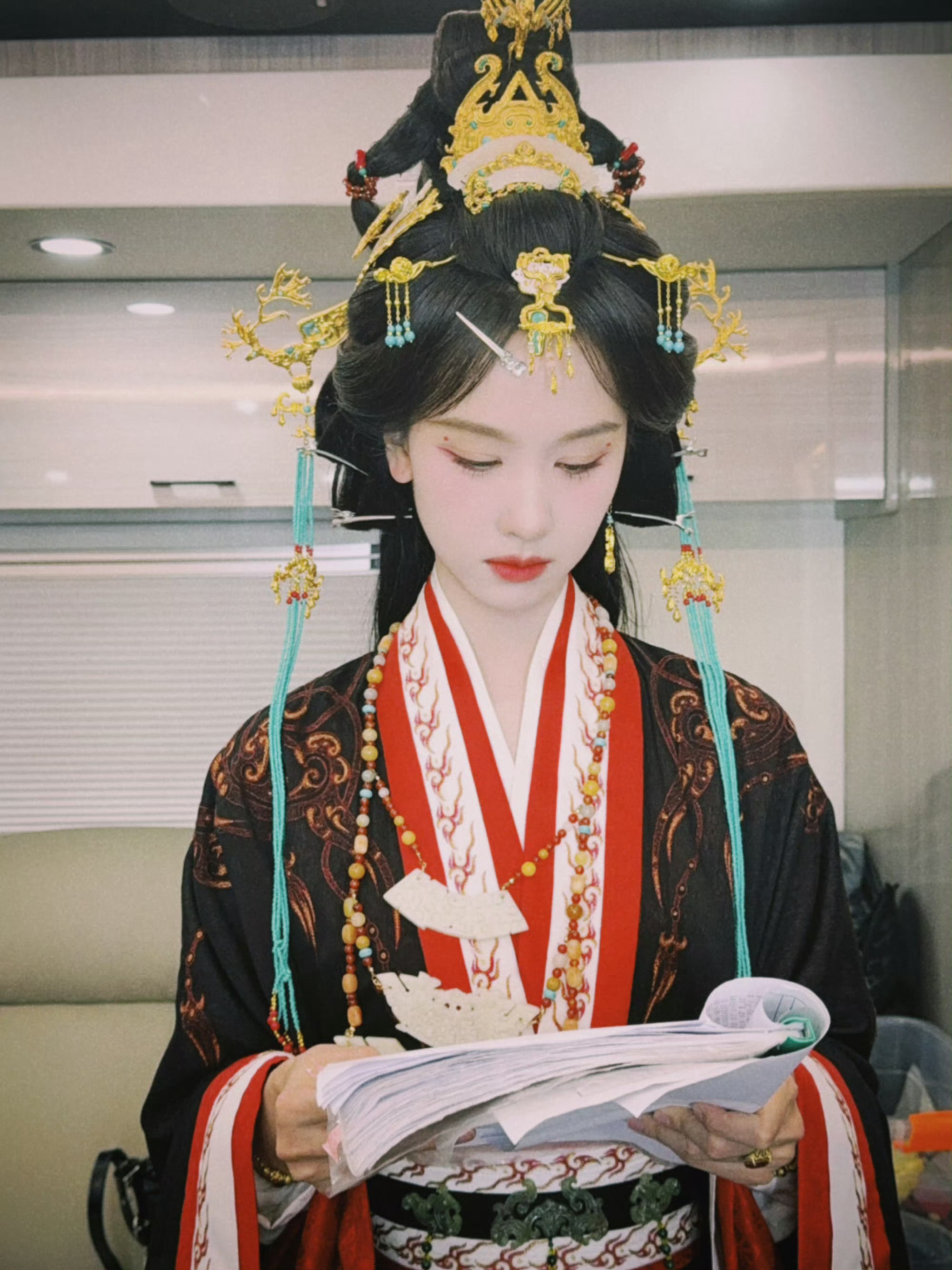 白鹿陈都灵粉丝 包场对打有完没完🙄🙄🙄天天买买买这么有钱来优酷看翘楚看楚朝