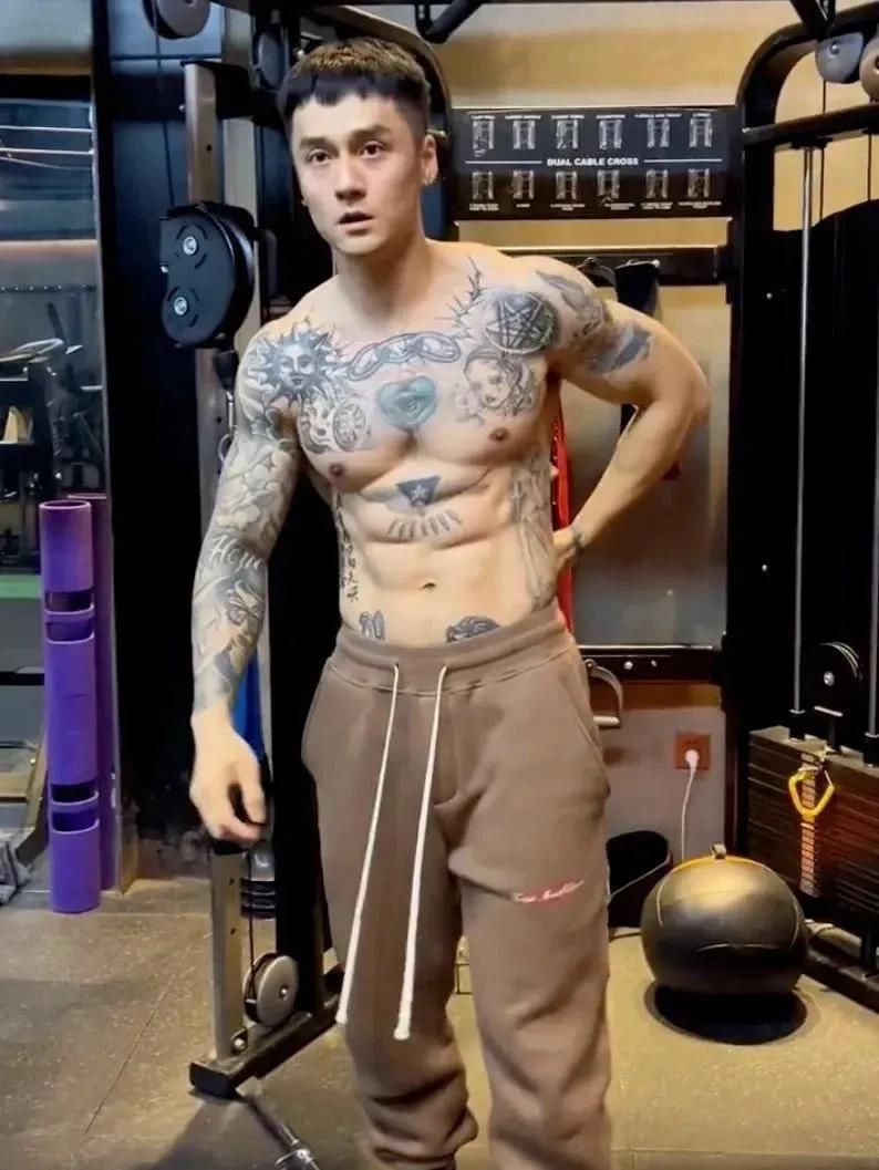 32岁的蒋劲夫，如今跟以前大不同！