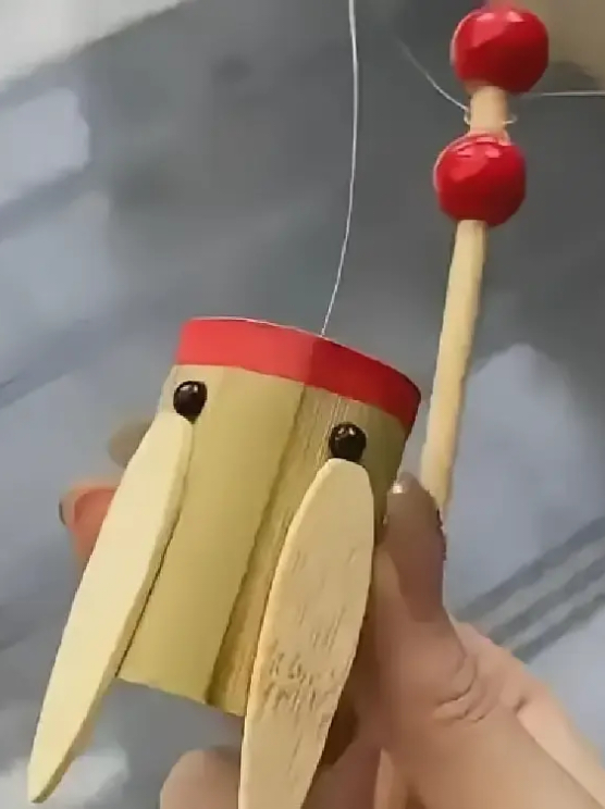 余承东恶搞视频下架是小题大做吗一个小小的玩具居然搞成全网热搜的话题！谁在背后操纵