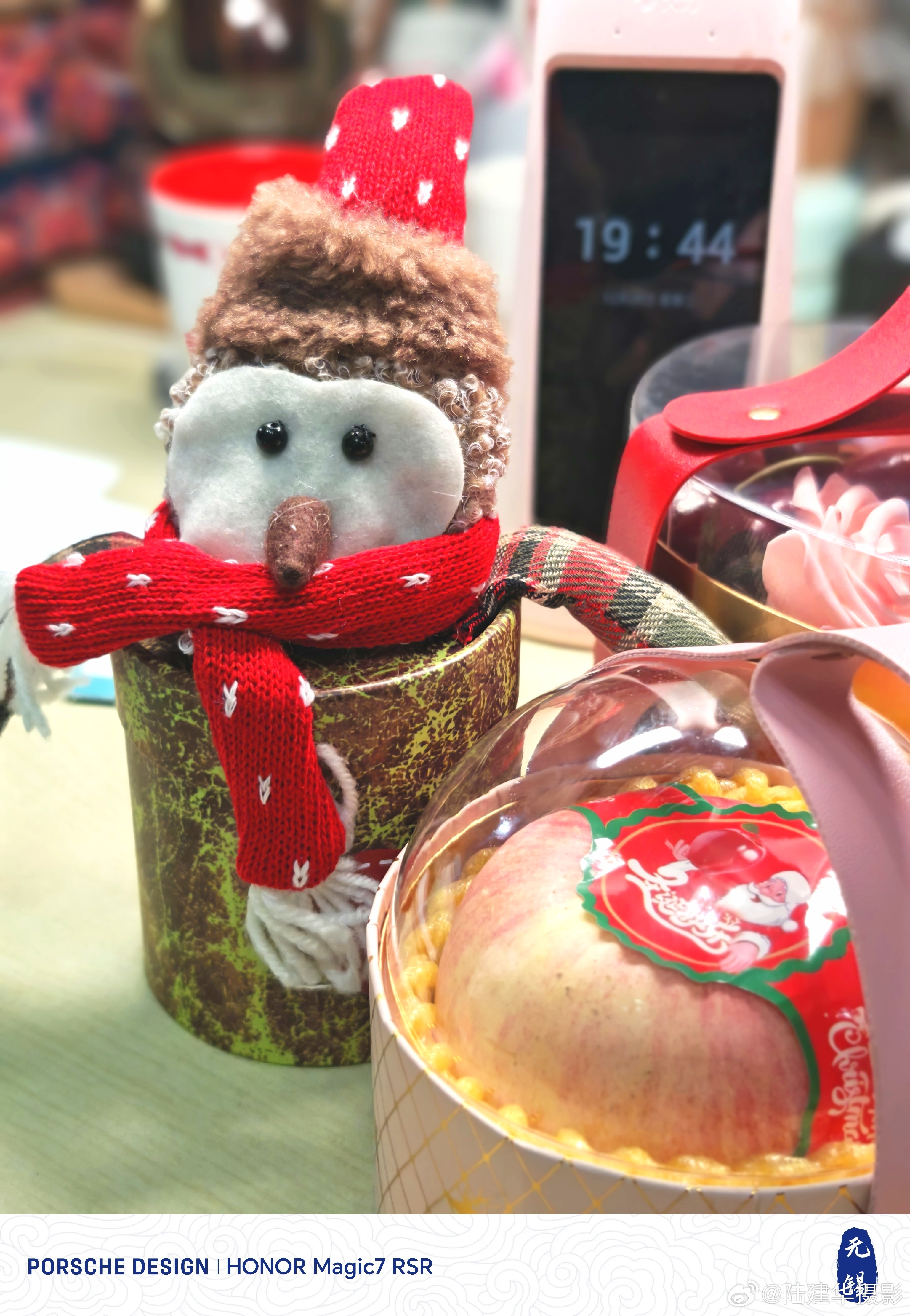 平安夜，平平安安才是福。Ai确实牛，第一张原片，第二张就是Ai的杰作了。  