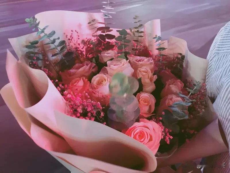 开心快乐一辈子，说来简单，做来不易。谁能保证永远顺遂？但我们可以选择心态。遇到风