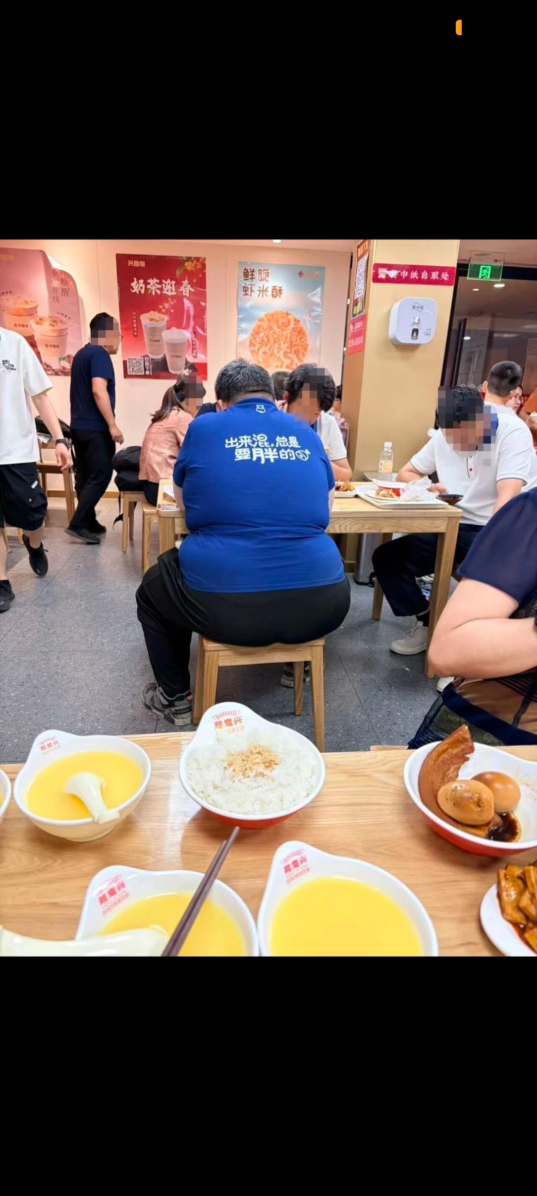 这个有必要还拿出来炫耀一番吗[抠鼻][抠鼻][抠鼻]