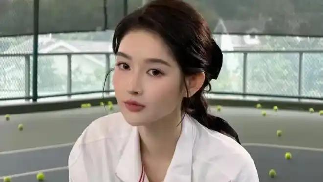 王玉雯现场量身高172,打破谣言,顶级比例穿出180气场刚看到王玉雯节目里量身高