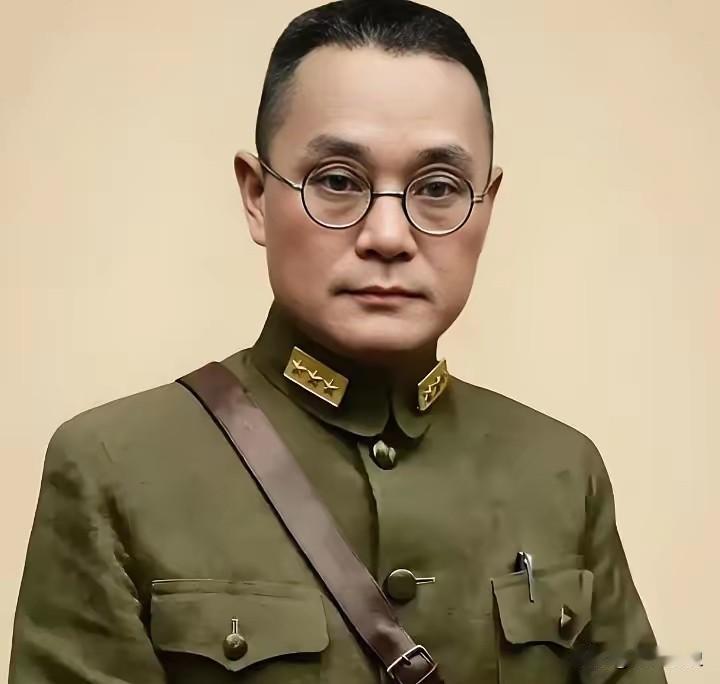 1949年潘文华起义前夜发现妻子张俊是特务，他转身一把推开一箱金条：你走吧，我选