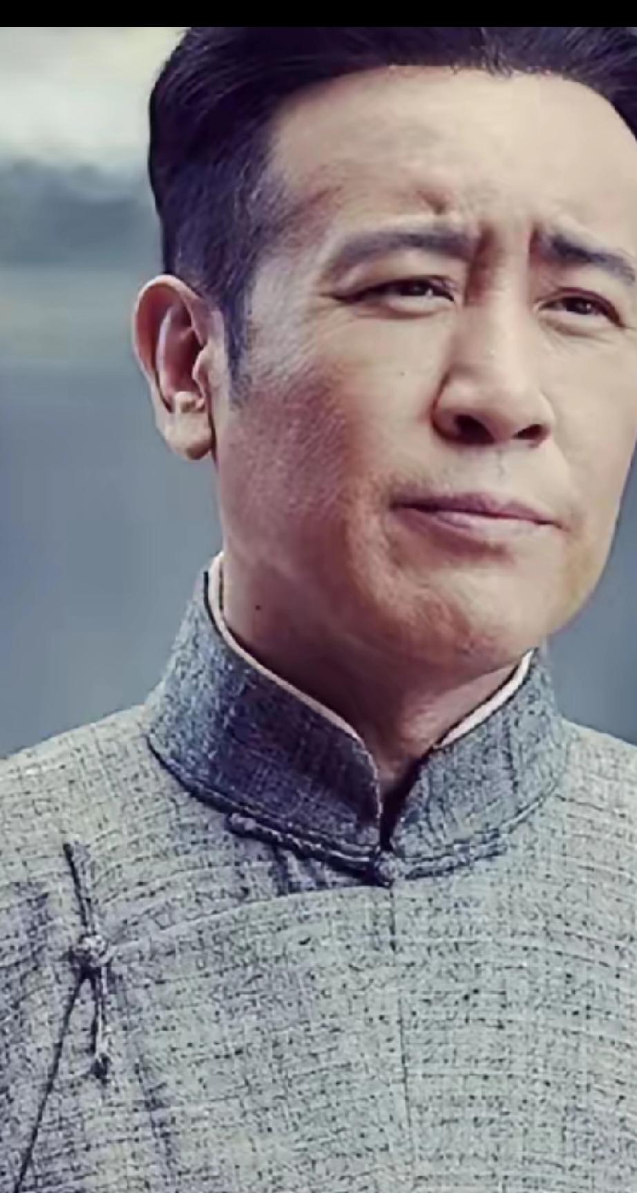 54岁于和伟如何成为“反油腻”典范？
自律生活大揭秘！

最近在短视频平台上看到