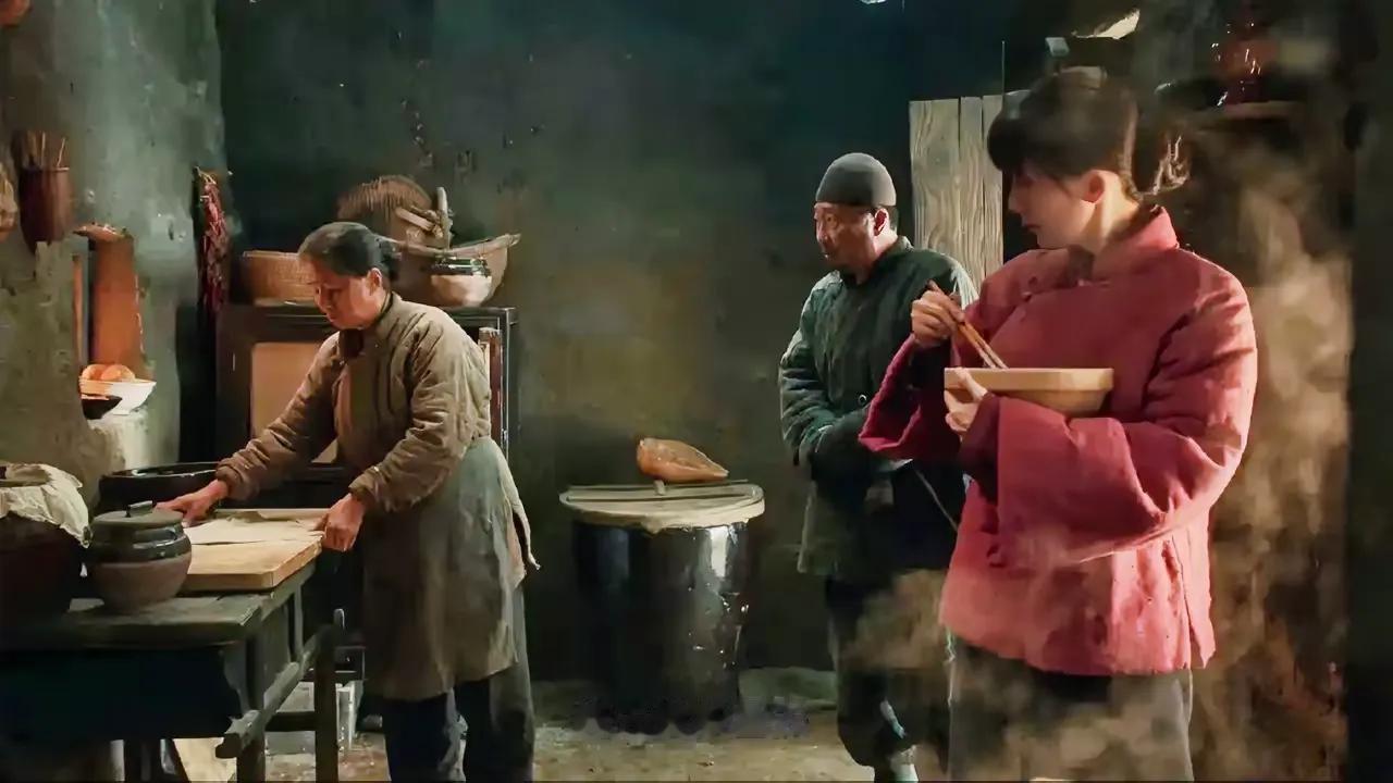 看到《生万物》封家招待杜春林用“借鱼”的吃法，老公说，这绝对是劳动人民的智慧。