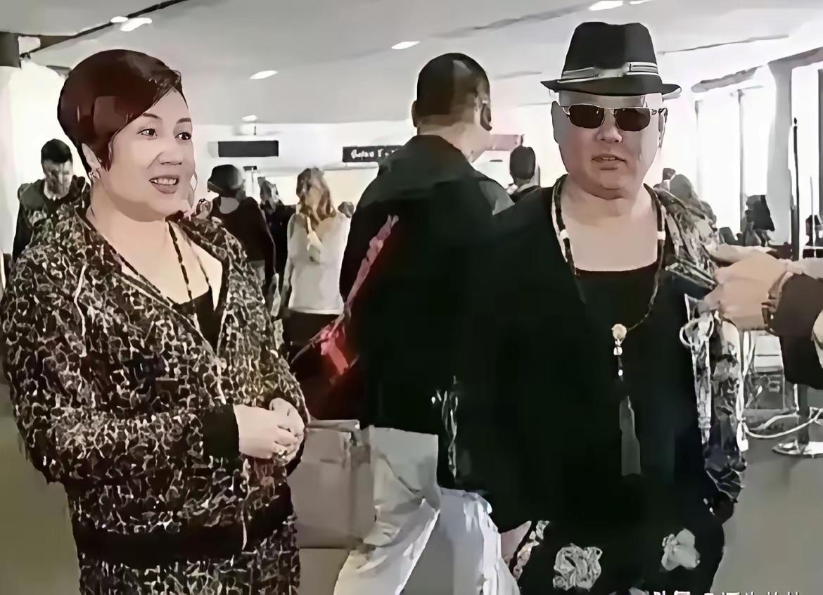 “郭大爷”……牛逼啊
郭这个人道德品质极差，亵渎红色、戏谑经典，把慰问调侃成“慰