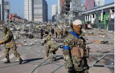 乌克兰用40万人的伤亡和2000亿美元的债务，为美国拔掉了“俄罗斯”这颗眼中钉。