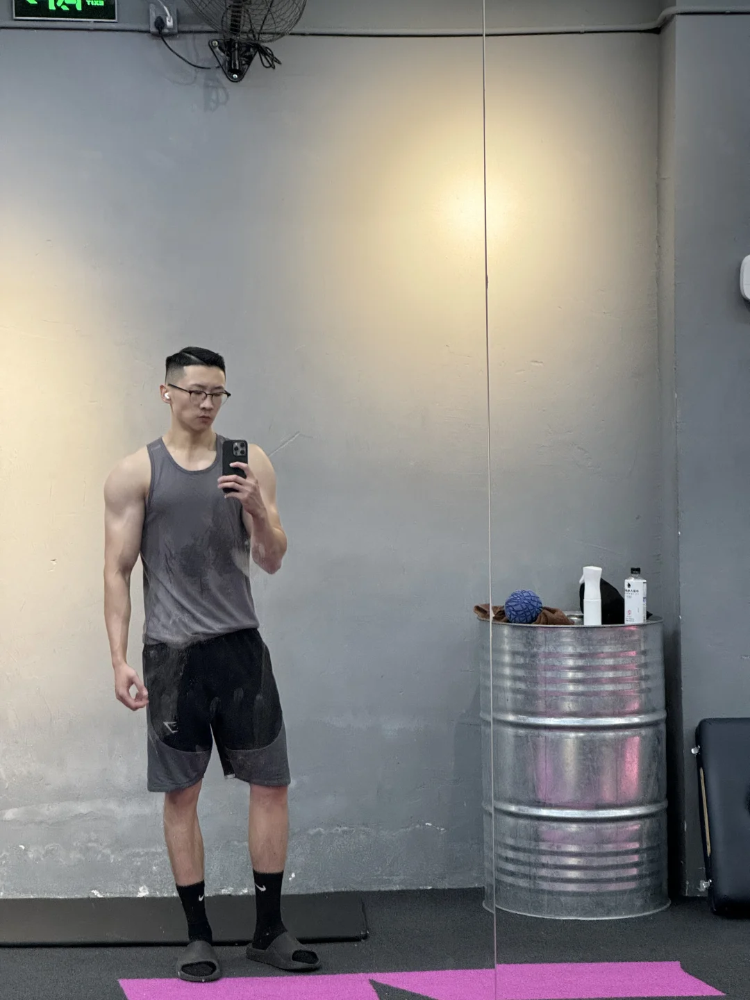 是谁练完腿又来练胸的