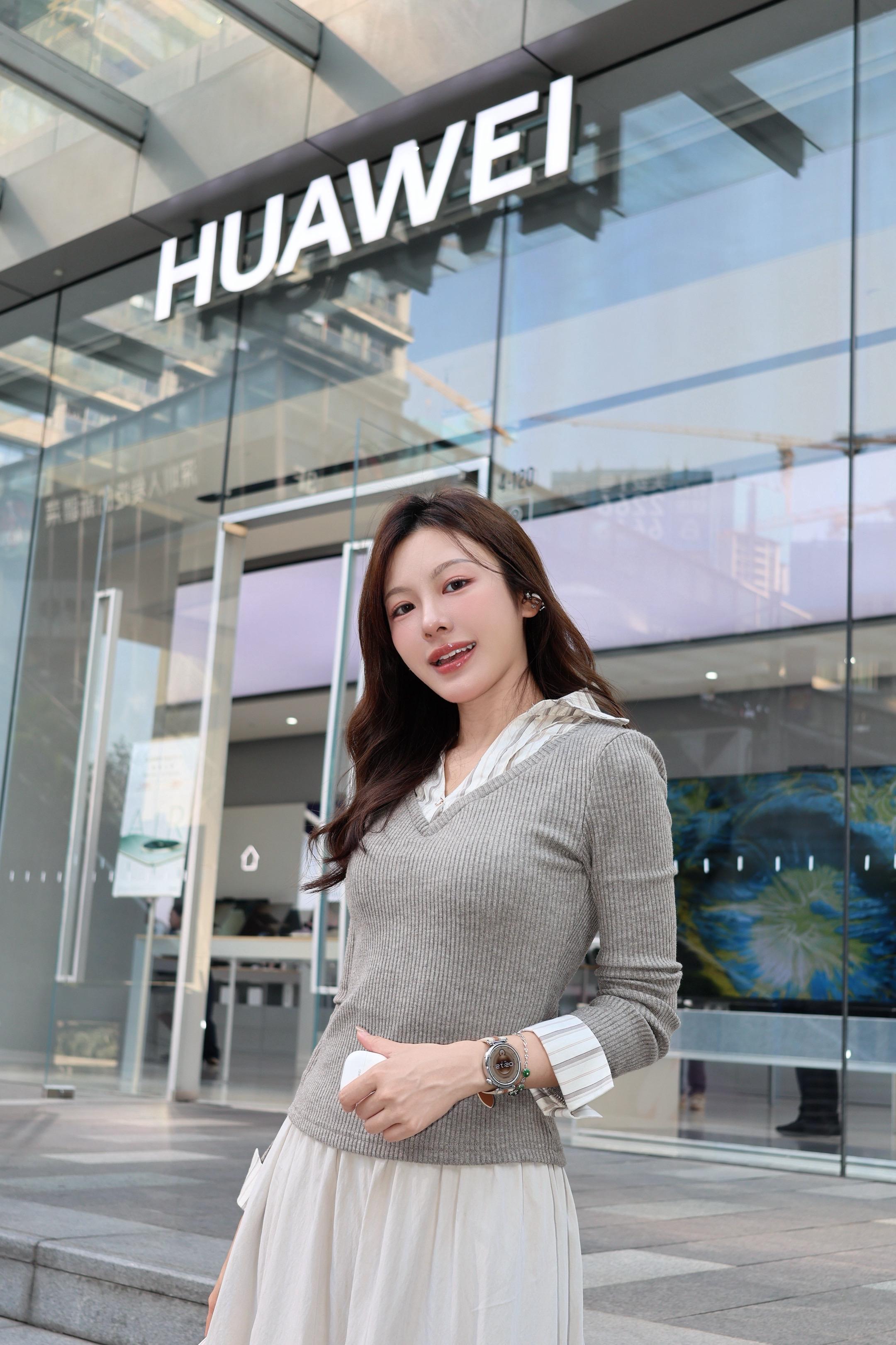 在华为体验了一把松弛感电子消费。周末陪朋友买电子玩意儿，误闯华为深圳天...
