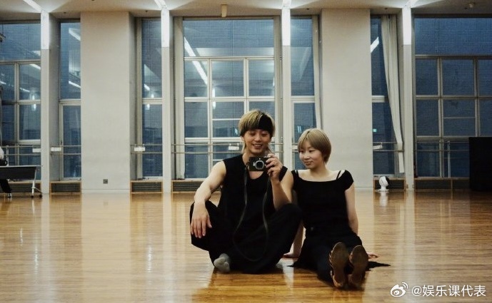 曝竹内凉真新恋情竹内凉真土居志央梨恋情 日媒曝竹内凉真、土居志央梨恋情，两人被目