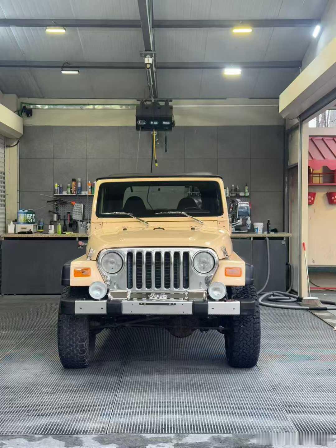 牧马人TJ裸车 特殊车型，高定版配色 