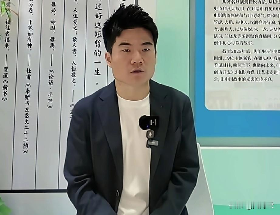 各个参展商纷纷用董宇辉逛展的切片宣传自家产品。你会惊讶的发现，他所到之处均有亮点