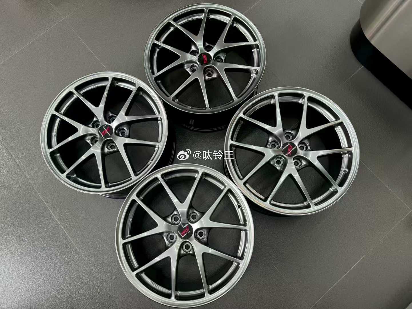 都是现货勒， 说好月底找我的哥，快来兑现诺言 ① 心情件： 日本RAYS TE3