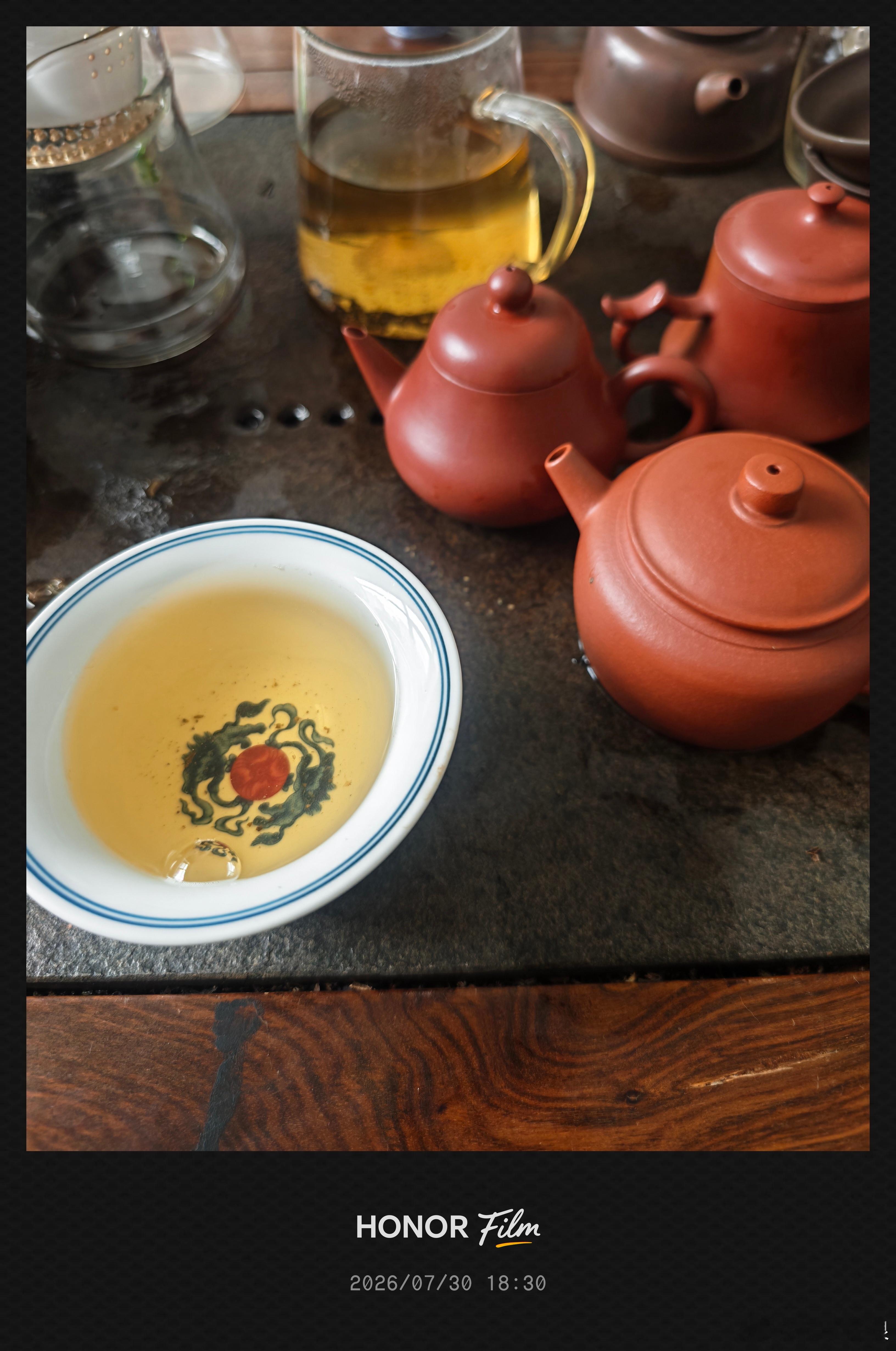 这次出门最大的遗憾就是没带茶具，回来先美美的喝茶，喝透…… 