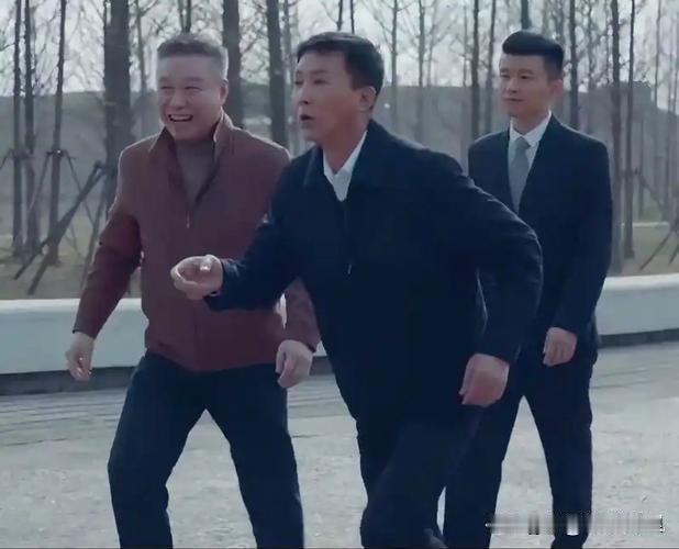 什么叫人情世故？看看李达康是怎么和沙瑞金书记骑车的就知道了

但只见李达康紧紧要