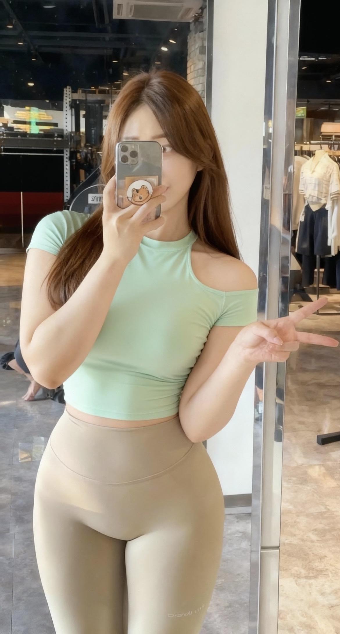 没裤子穿了，出来买裤子