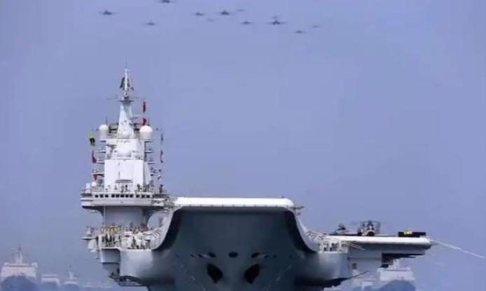 美媒曾经给中国航母“算命”。甲板还没影儿，动力、吨位、服役时间就全被安排得明明白