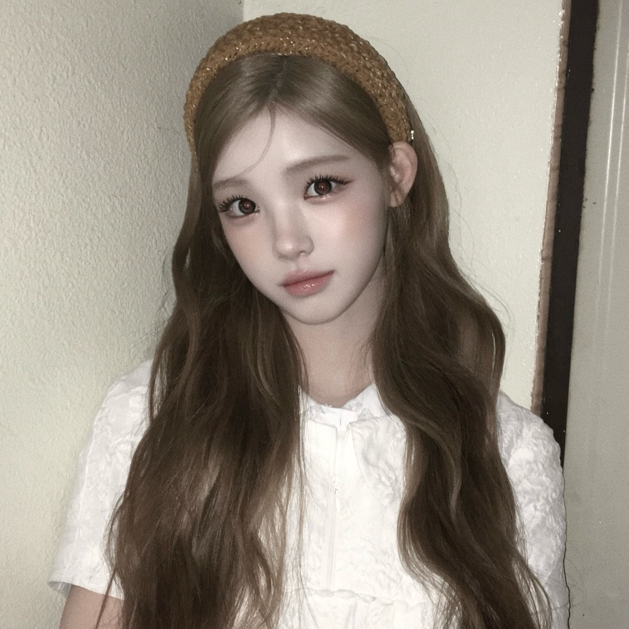 我的缪斯 是你哭红的双眼和温热的拥抱 -柳河岚｜头像分享｜韩系｜氛围感｜审美积累